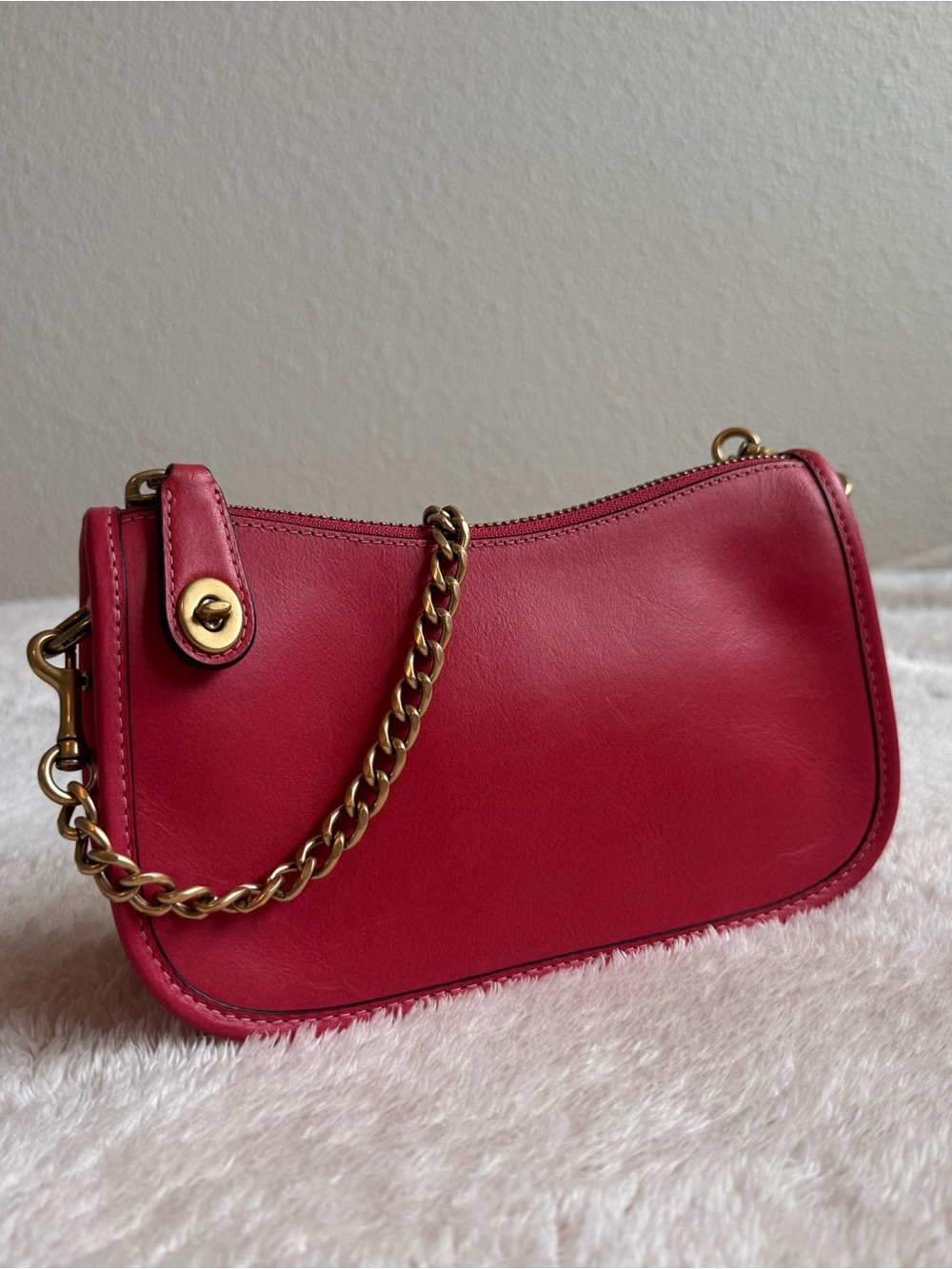 Coach Swinger 20 Natural Leather - Carmine Pink